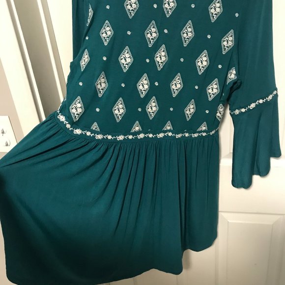 Torrid: New with Tags Embroidered Babydoll Tee - Picture 13 of 15